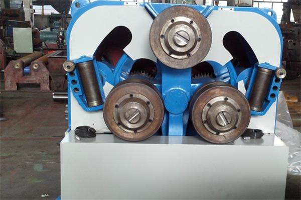 朗日廠家生產(chǎn)的型材彎曲機(jī)，順利出貨了